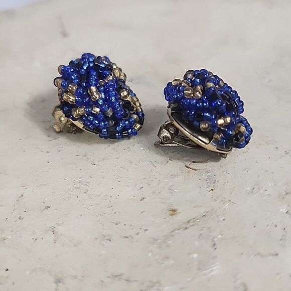 Vintage Blue, Gold, Black Seed Bead Clip on Earrings made in Japan - Picture 6 of 7